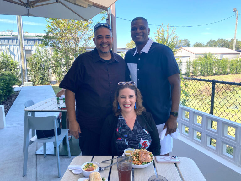 8 Waves Gala Fundraiser Raises $1,000 for a Great Cause